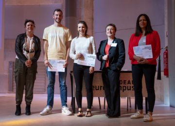 De gauche à droite : Mme Lefebvre, représentant la Casden / Hugo Martin / Camille Quilgars / Nathalie Sans, Directrice de Bordeaux Neurocampus / Emilie Faggiani